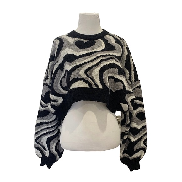 YesStyle Sweaters - yesstyle 'alfie' black print cropped sweater ♡